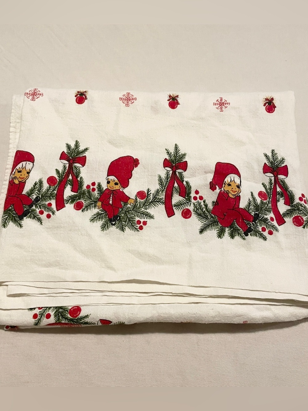 Vtg 50s Christmas Pixies Elves Pine Garland Bows Tablecloth
